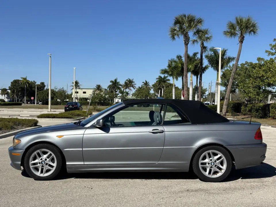 Used 2004 BMW 325Ci Convertible RWD image 15
