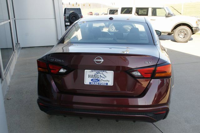 Used 2024 Nissan Altima 2.5 SV image 4
