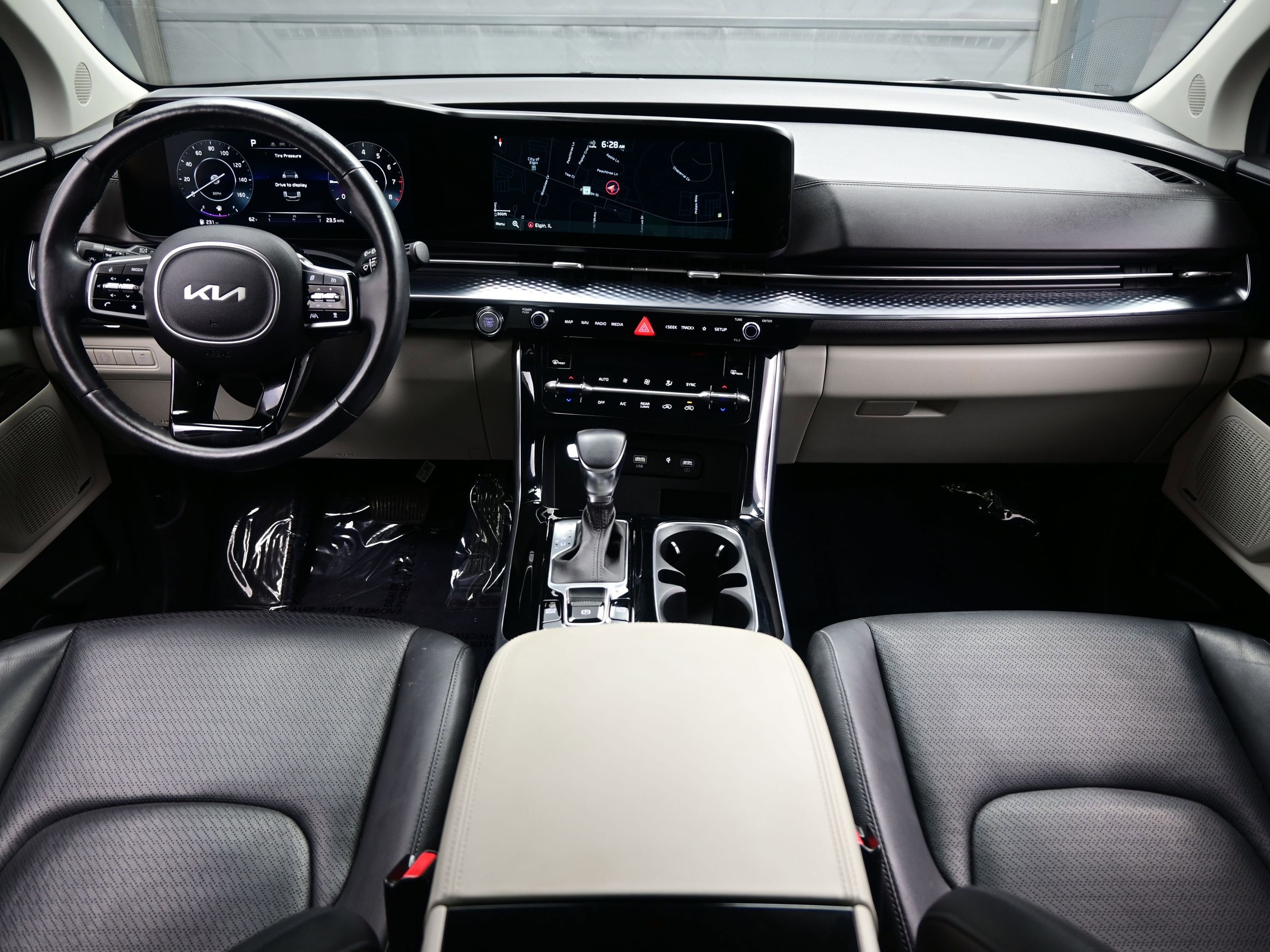 Used 2022 Kia Carnival SX Prestige image 18