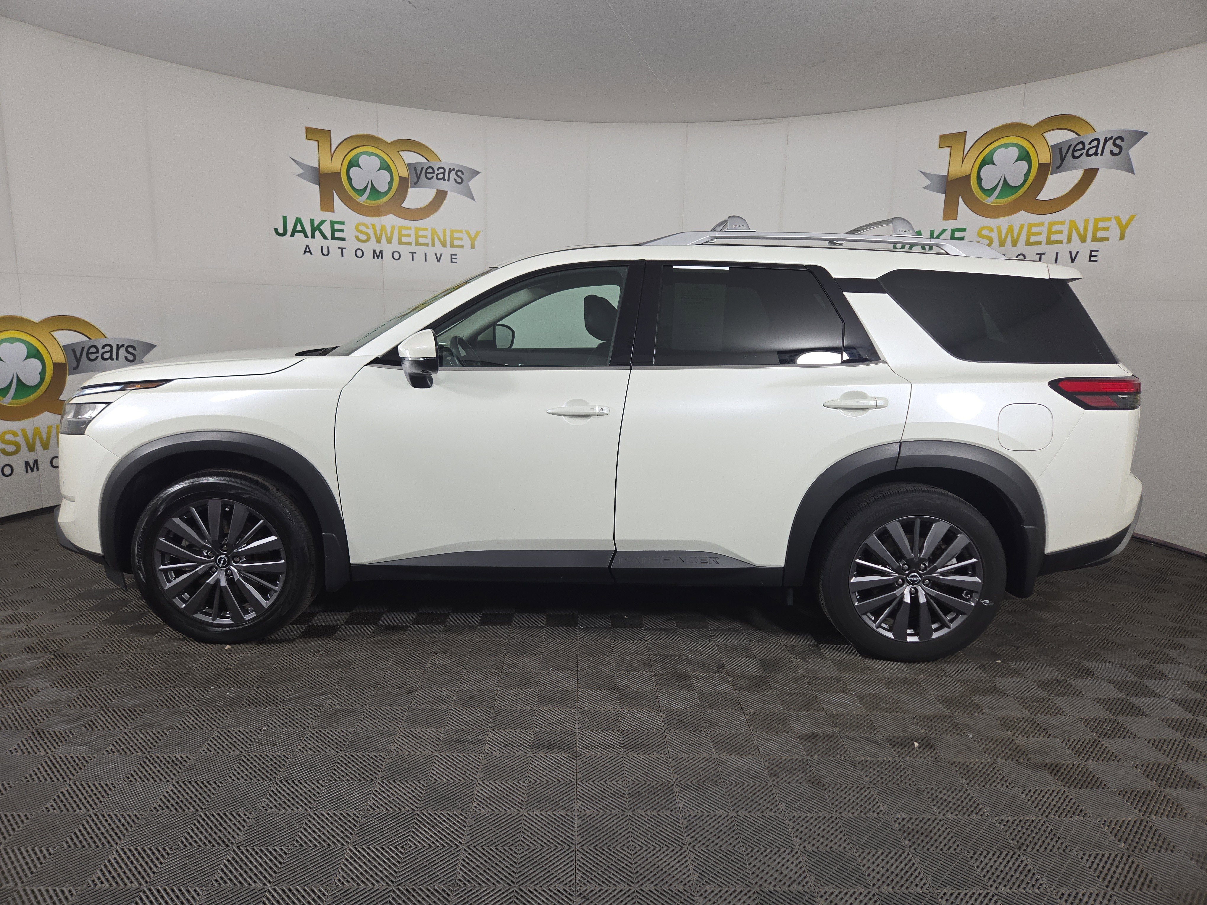 Used 2024 Nissan Pathfinder SL w/ SL Premium Package image 5