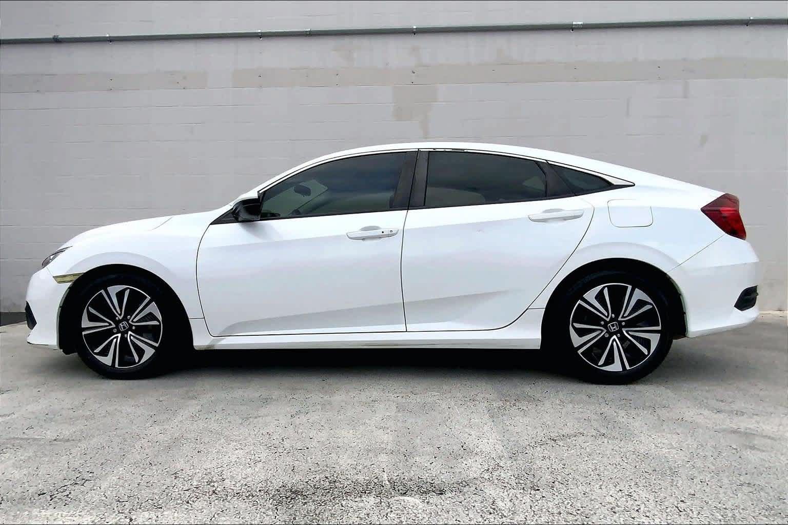 Used 2018 Honda Civic EX-T image 3