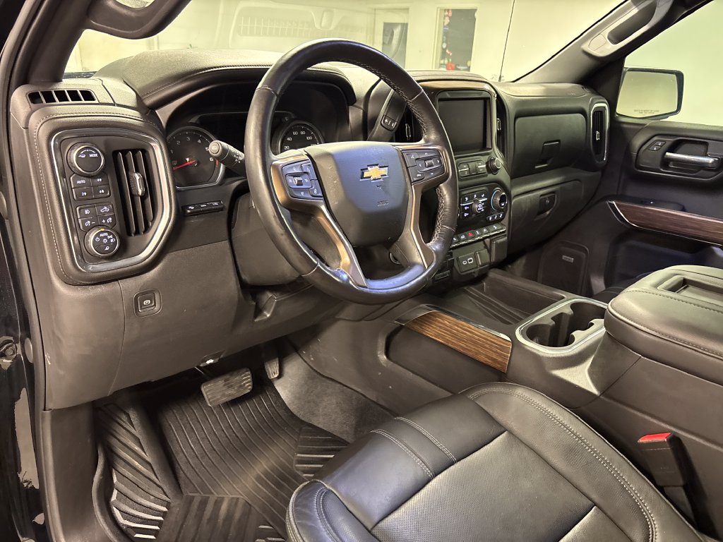 Used 2021 Chevrolet Silverado 1500 High Country w/ Technology Package AWD/4WD image 26