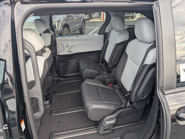 New 2026 Toyota Sienna XSE FWD image 9