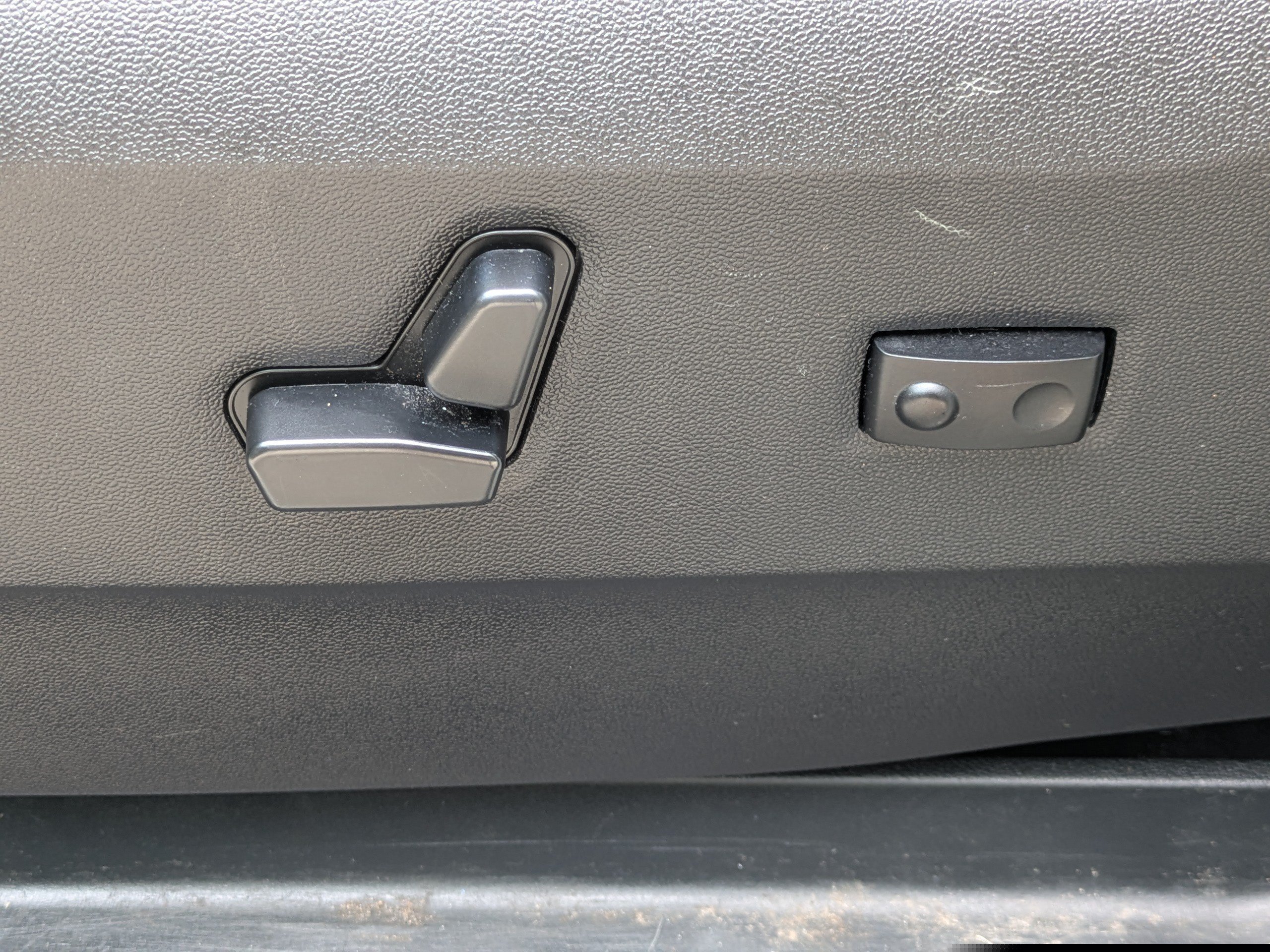 Used 2012 Dodge Grand Caravan SXT FWD image 17