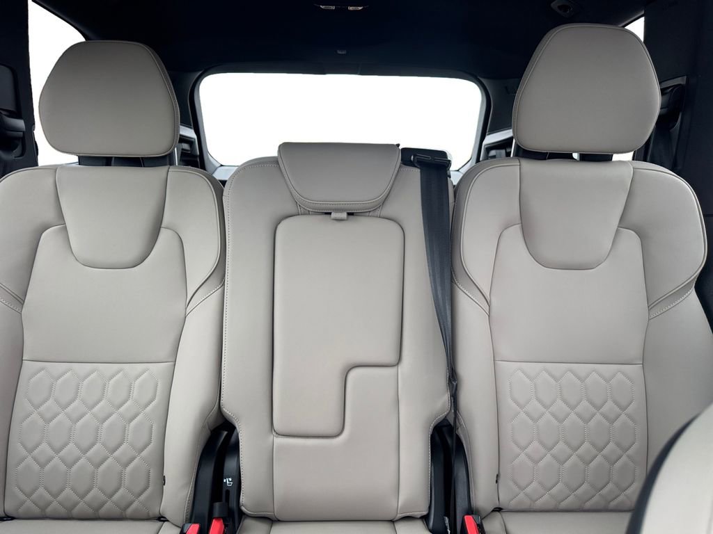 New 2025 Volvo XC90 T8 Core AWD/4WD image 23