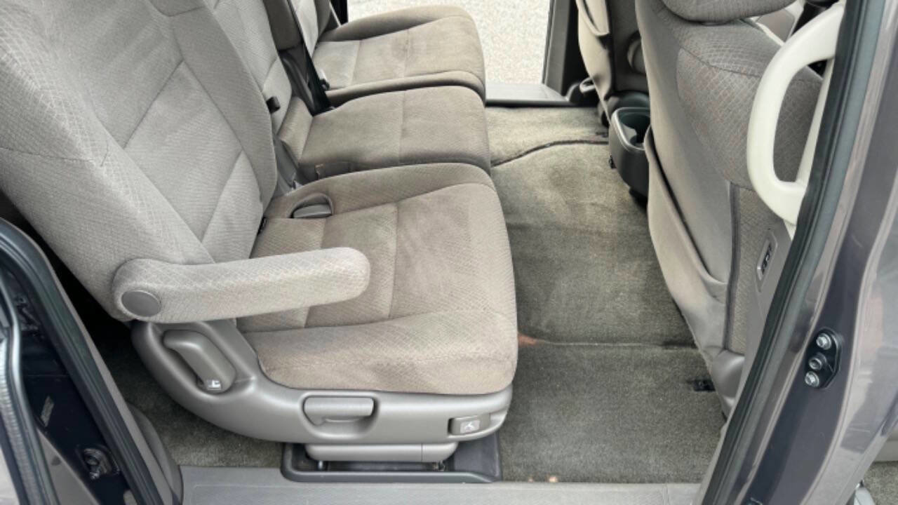 Used 2016 Honda Odyssey SE image 16