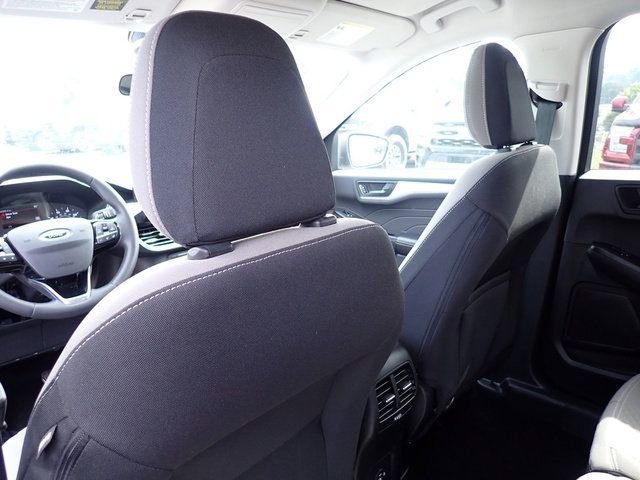 Used 2022 Ford Escape SE w/ Cold Weather Package image 16
