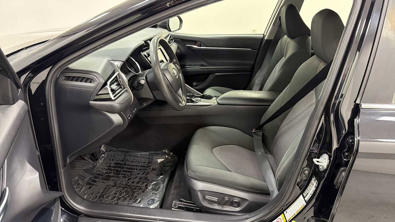 Certified 2018 Toyota Camry LE image 13