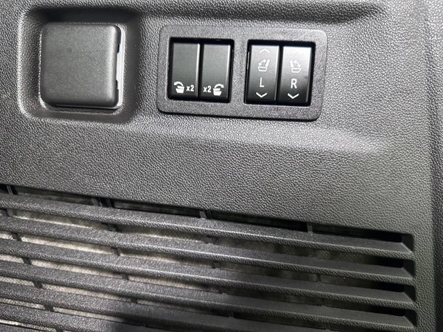 Used 2024 Chevrolet Suburban High Country AWD/4WD image 26