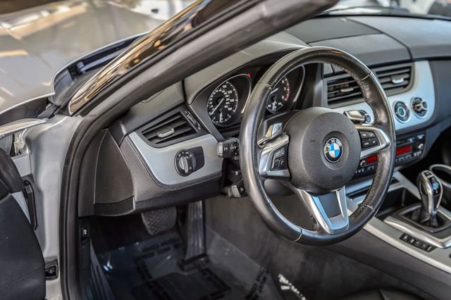 Used 2009 BMW Z4 sDrive35i image 26