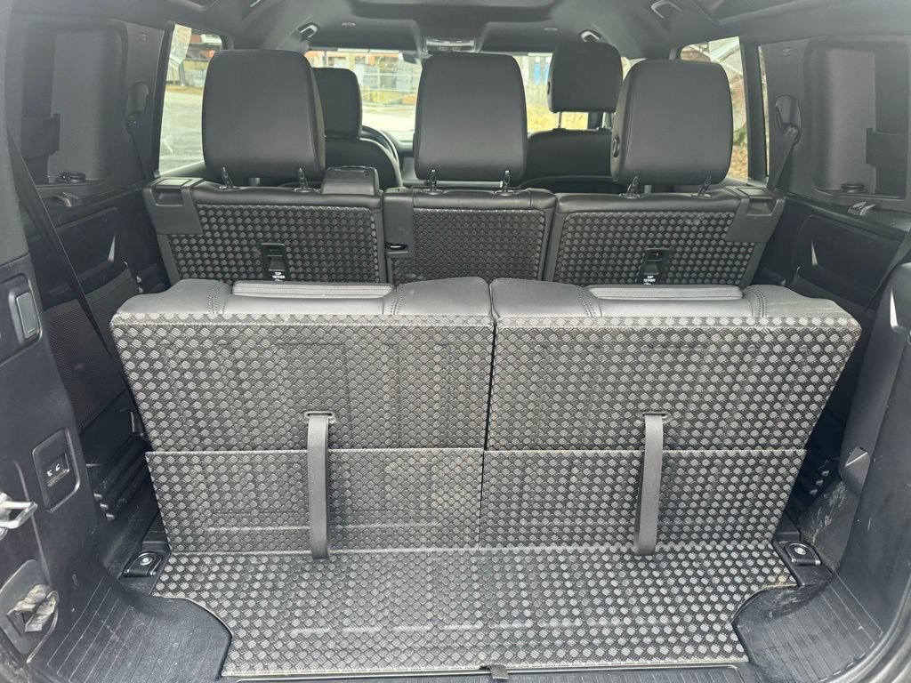 Used 2023 Land Rover Defender 110 X-Dynamic SE AWD/4WD image 6
