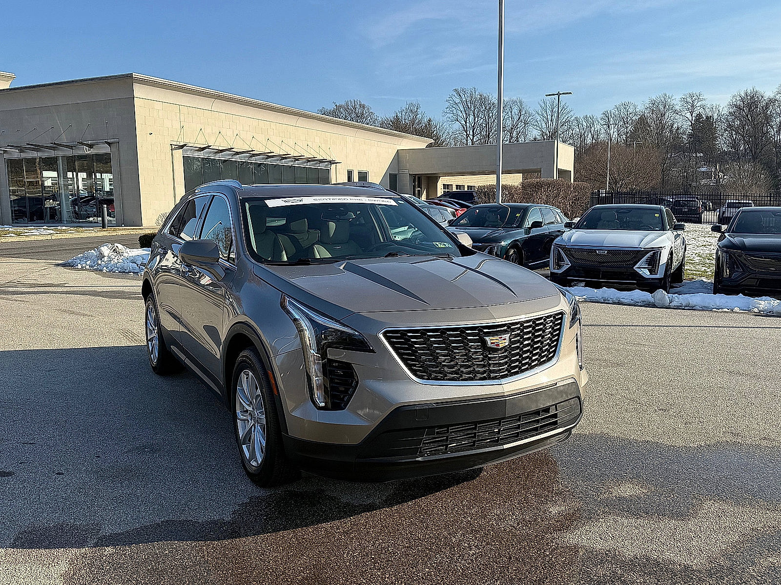 Certified 2023 Cadillac XT4 Luxury w/ Cold Weather Package image 3