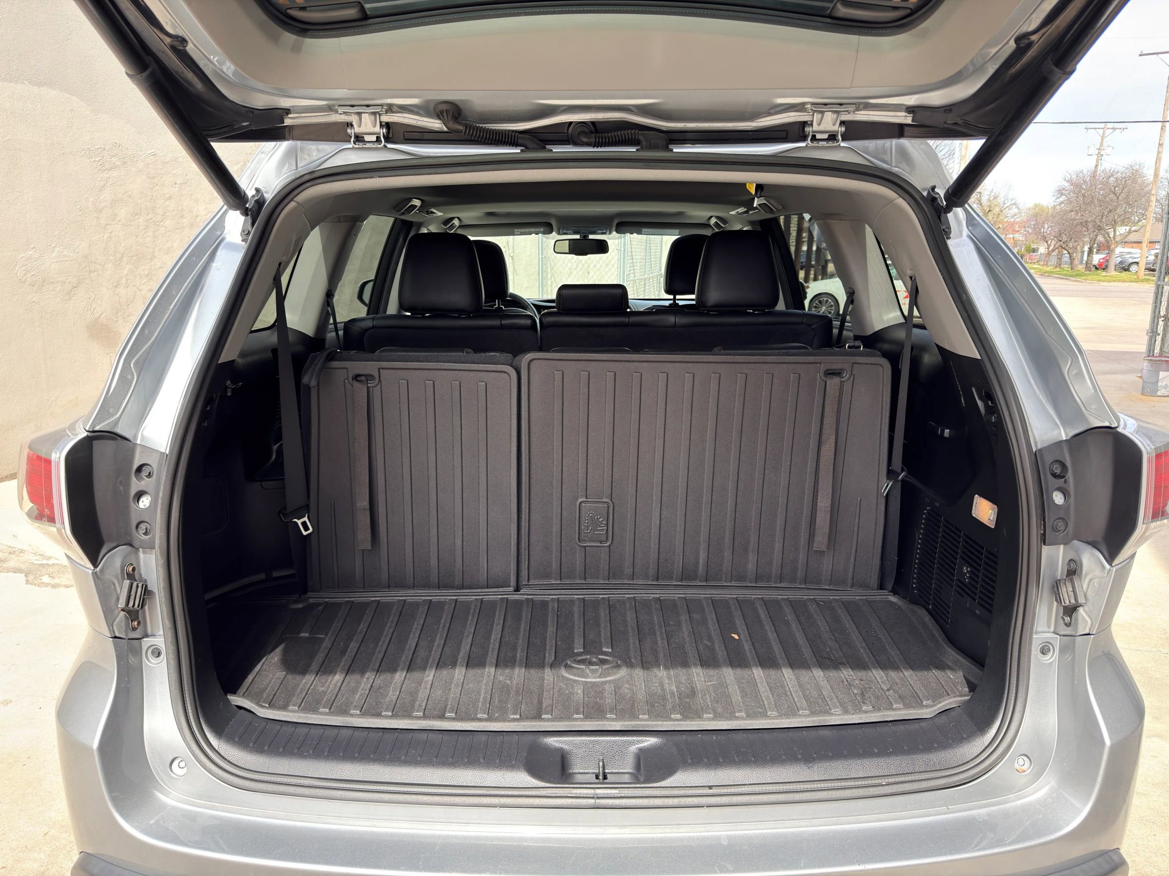 Used 2016 Toyota Highlander XLE image 7