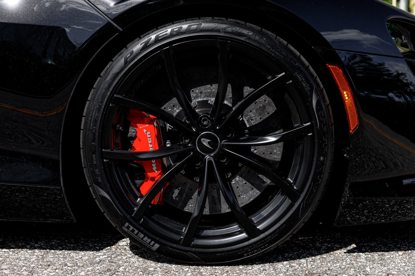 Used 2026 McLaren Artura Spider RWD image 18