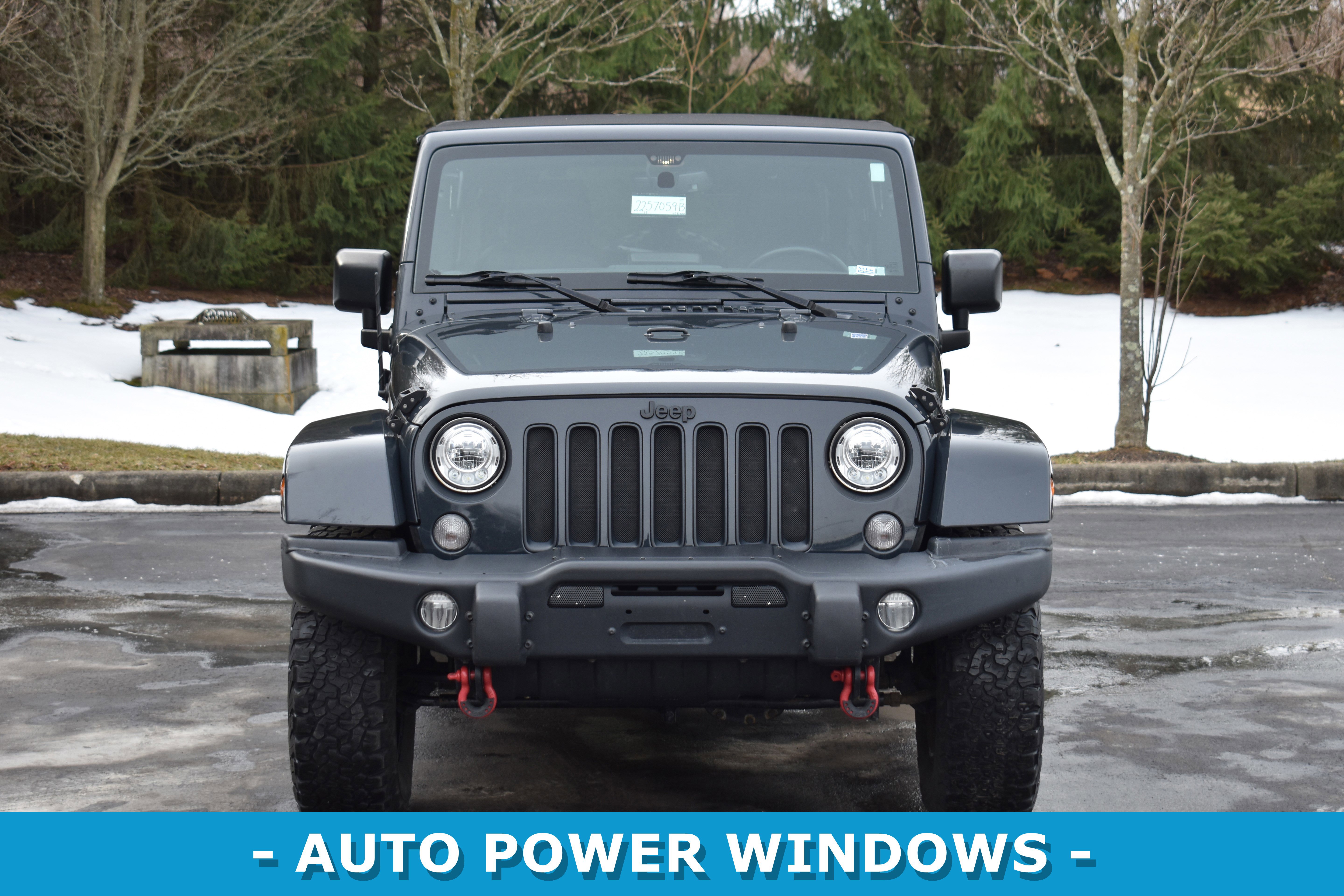Used 2017 Jeep Wrangler Unlimited Sahara image 2