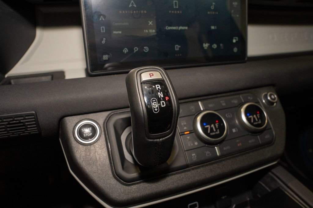 Used 2020 Land Rover Defender 110 SE image 17