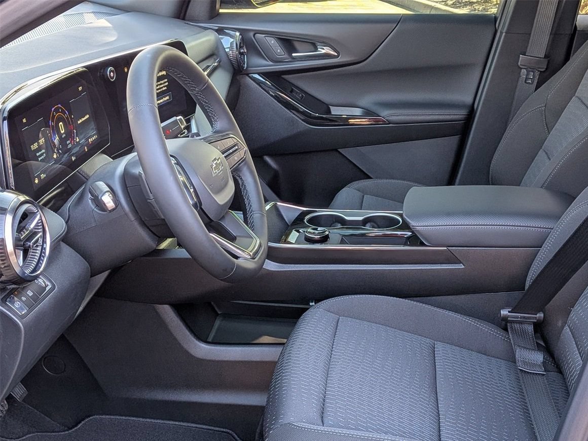 New 2026 Chevrolet Equinox LT w/ Midnight Edition FWD image 18