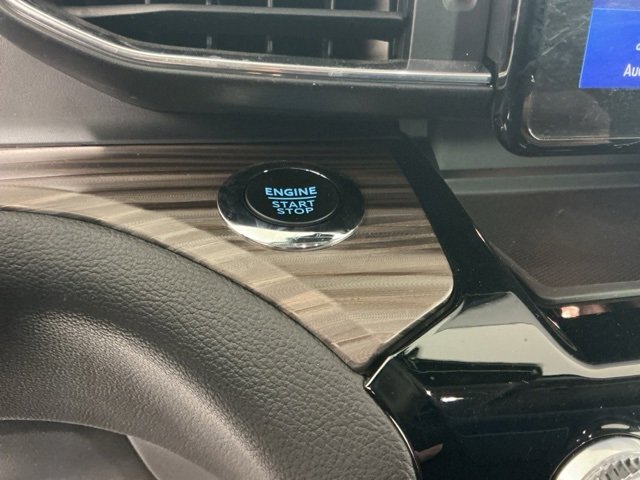 Used 2024 Ford Explorer Limited image 24