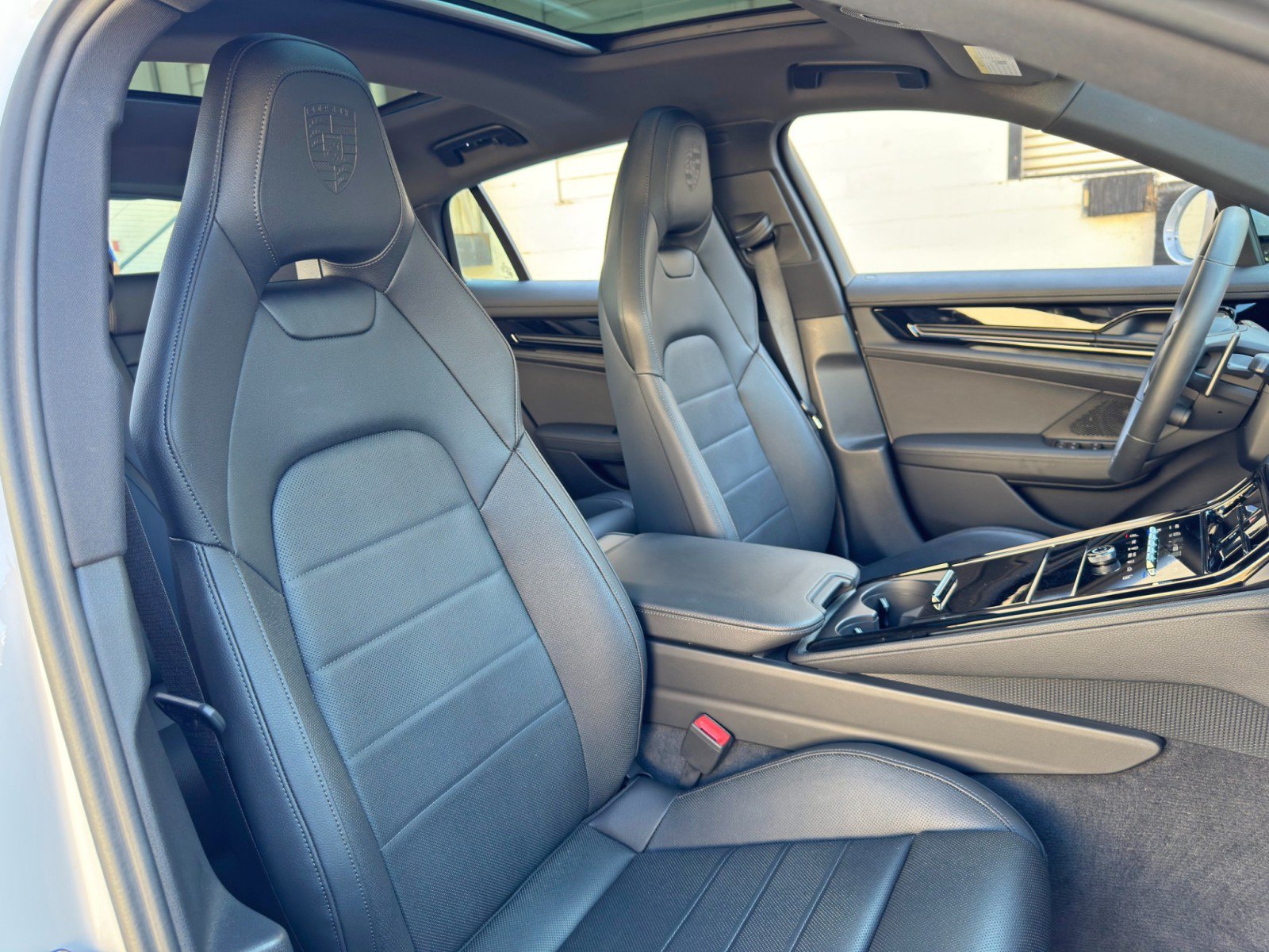 Used 2025 Porsche Panamera w/ Premium Package RWD image 40