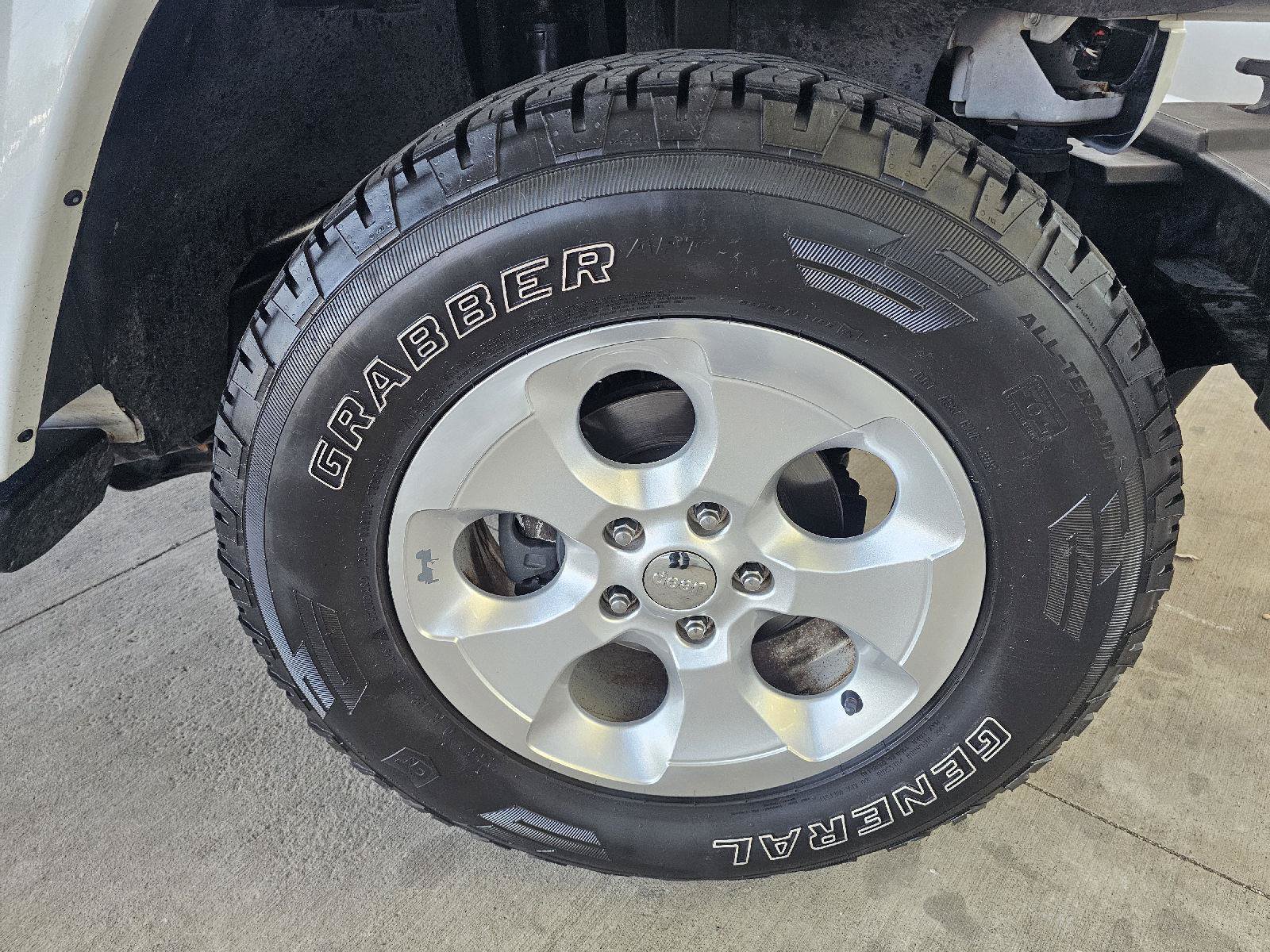 Used 2013 Jeep Wrangler Sahara w/ Connectivity Group AWD/4WD image 9