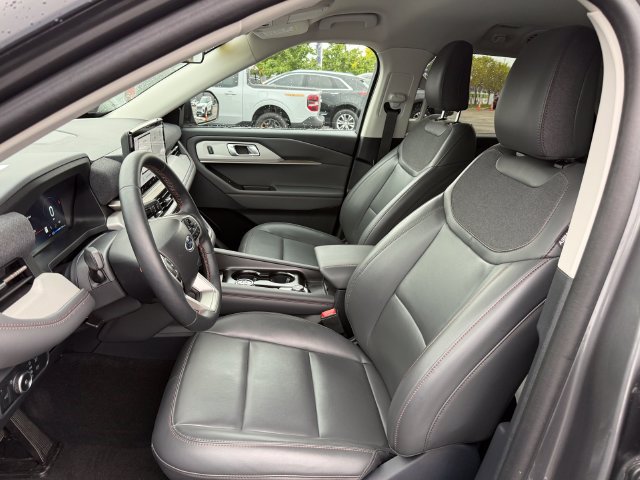 Certified 2025 Ford Explorer Active w/ Active Comfort Package AWD/4WD image 6