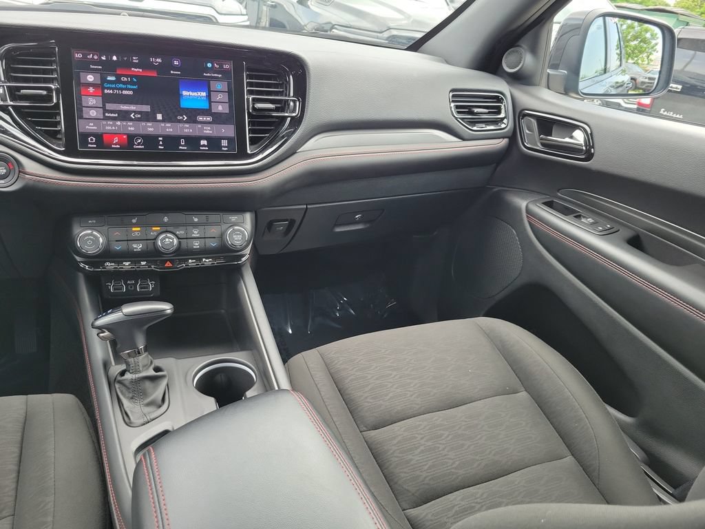 Used 2025 Dodge Durango GT RWD image 14