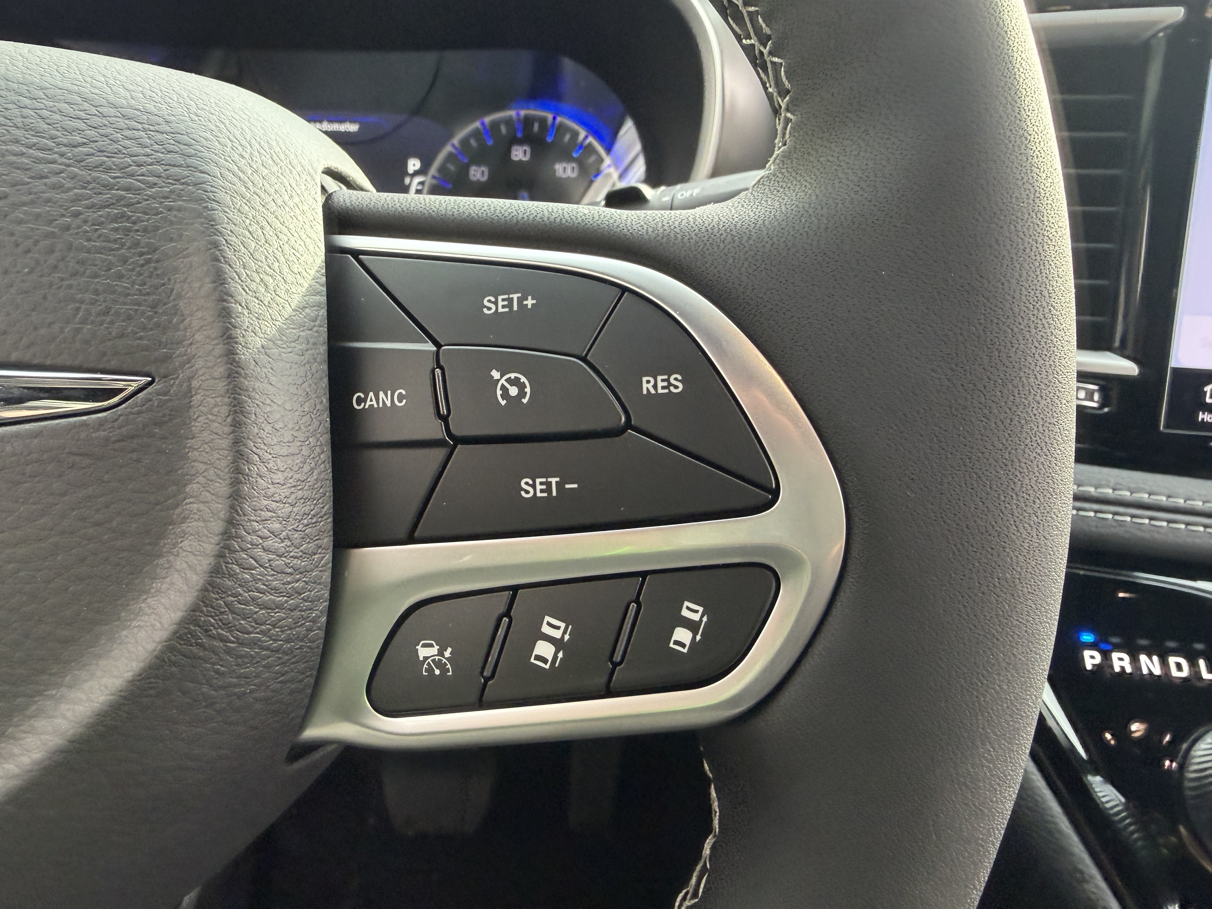 New 2026 Chrysler Pacifica Select AWD/4WD image 36