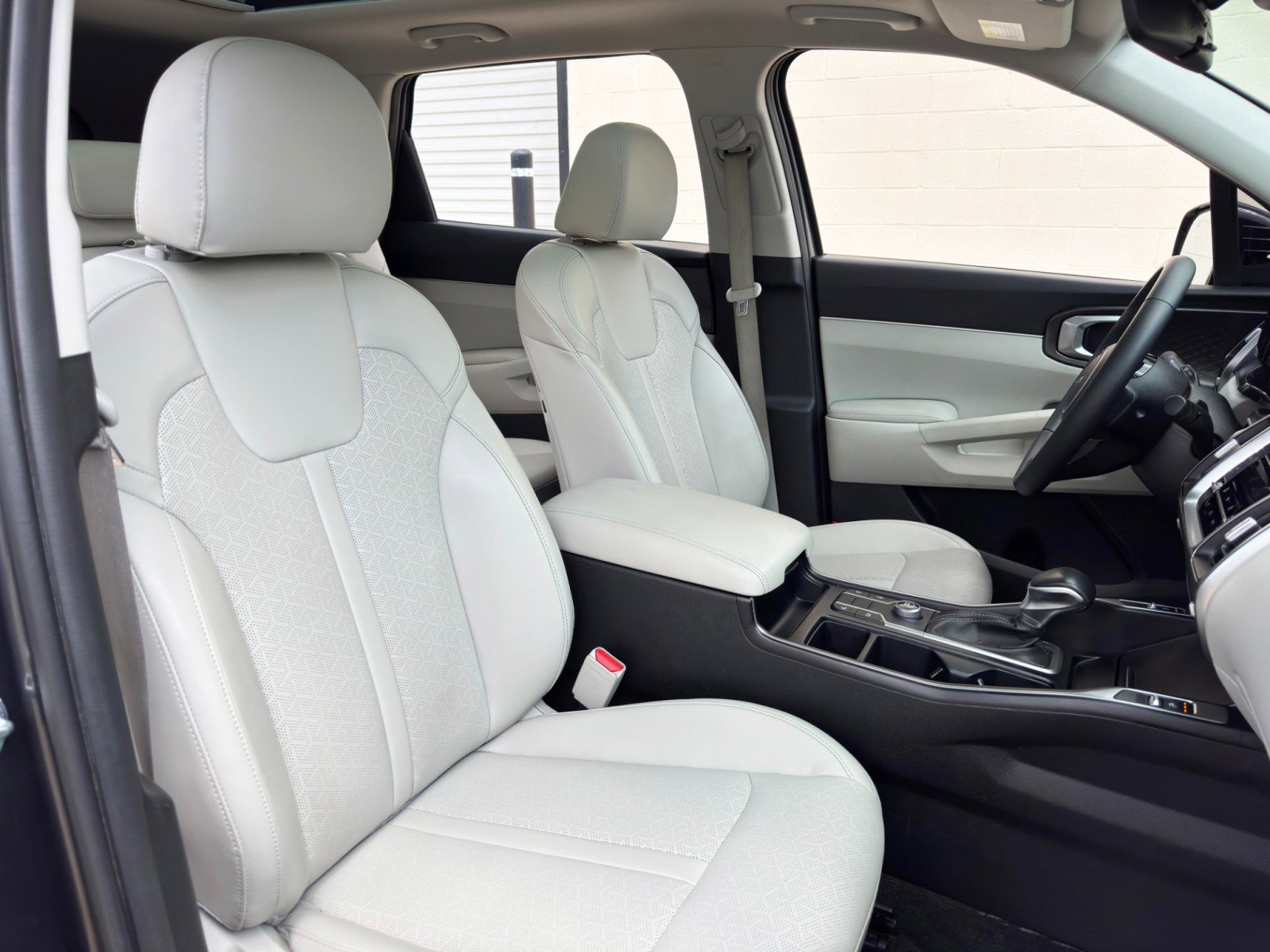 Used 2022 Kia Sorento S w/ Panoramic Sunroof Package FWD image 35