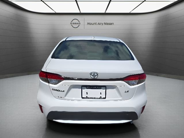 Used 2022 Toyota Corolla LE w/ LE Convenience Package FWD image 5