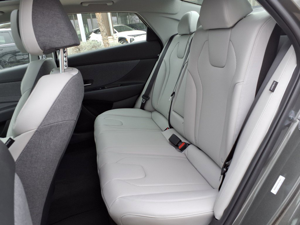 Certified 2025 Hyundai Elantra Limited image 15