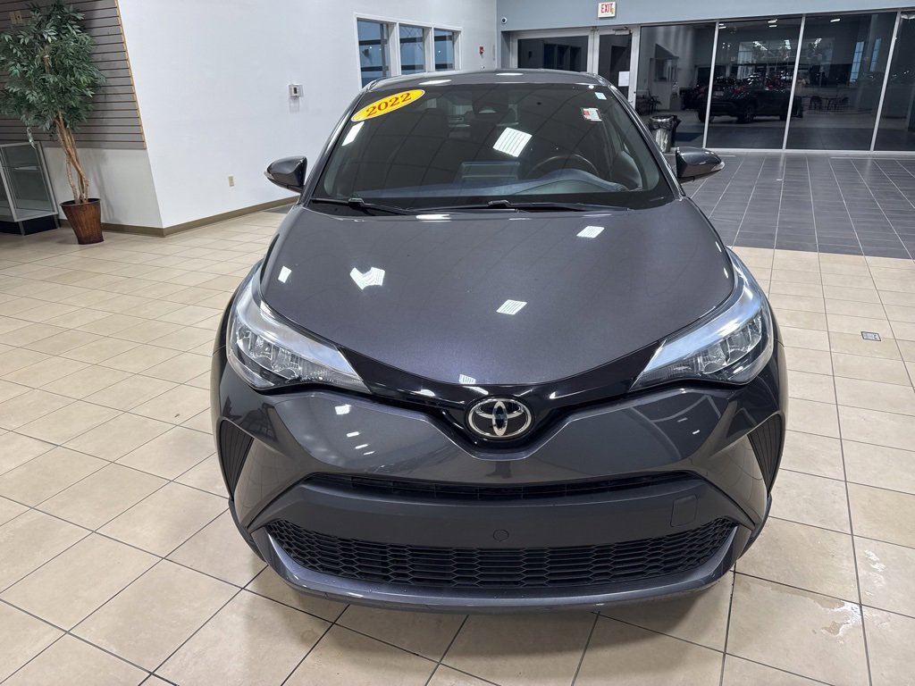 Used 2022 Toyota C-HR XLE image 4