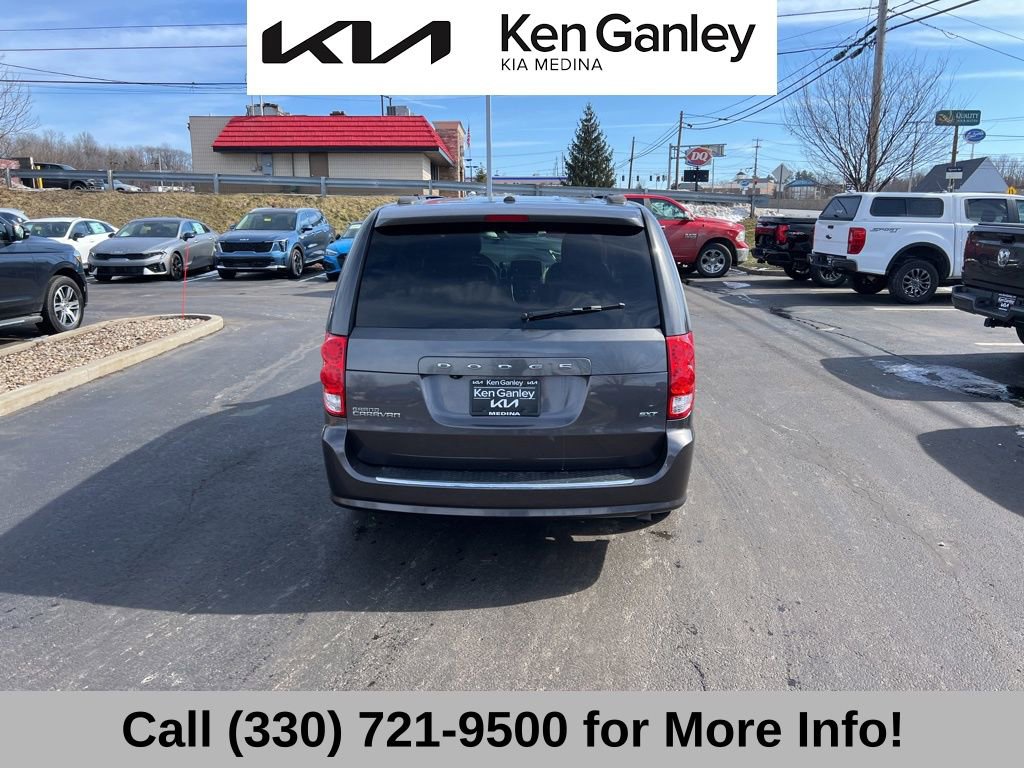 Used 2020 Dodge Grand Caravan SXT image 12