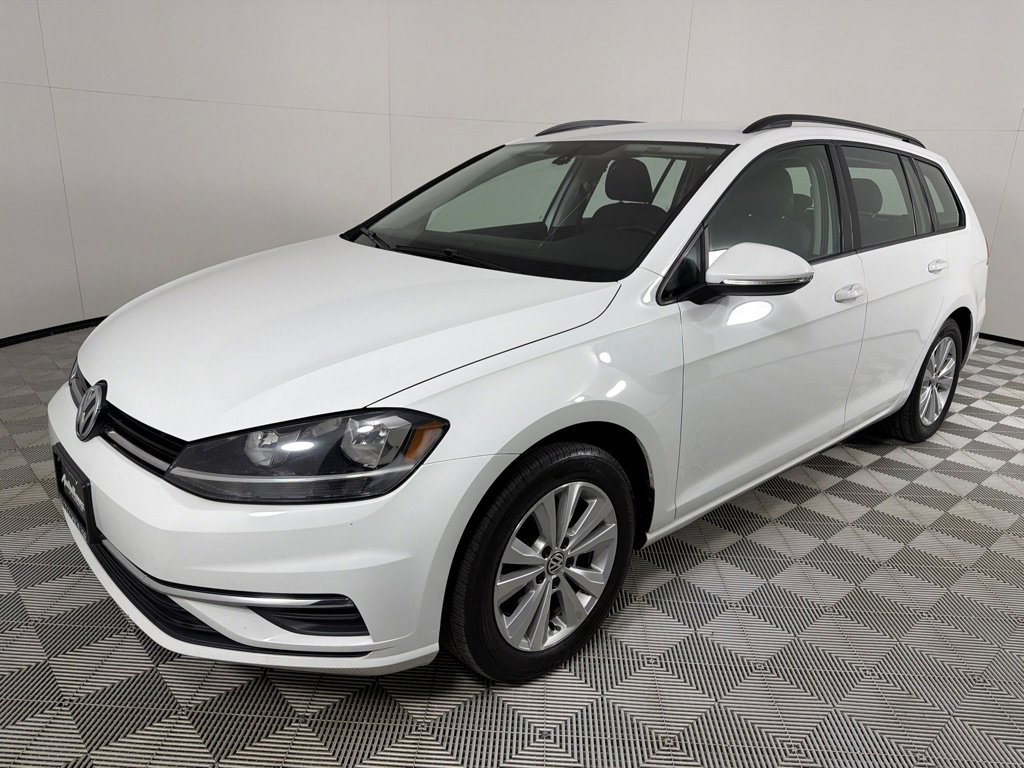 Used 2019 Volkswagen Golf S image 9
