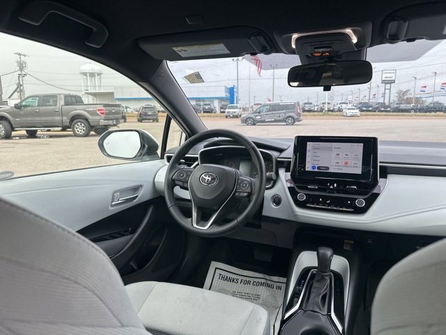 Used 2025 Toyota Corolla SE image 15