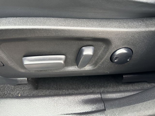 Used 2017 Toyota Highlander SE image 14