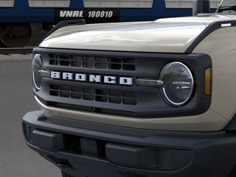 New 2025 Ford Bronco 4-Door AWD/4WD image 19