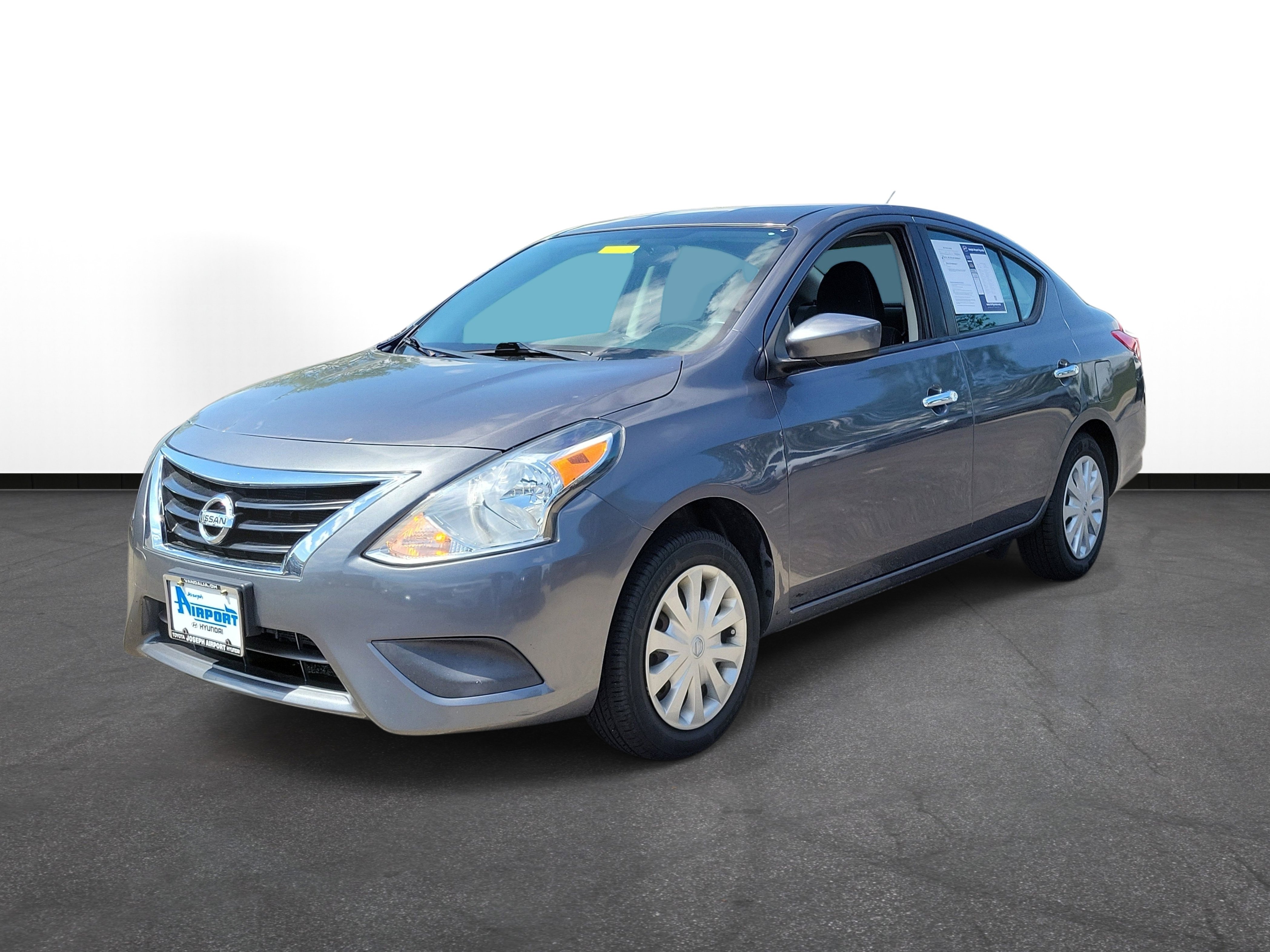 Used 2019 Nissan Versa SV FWD image 1