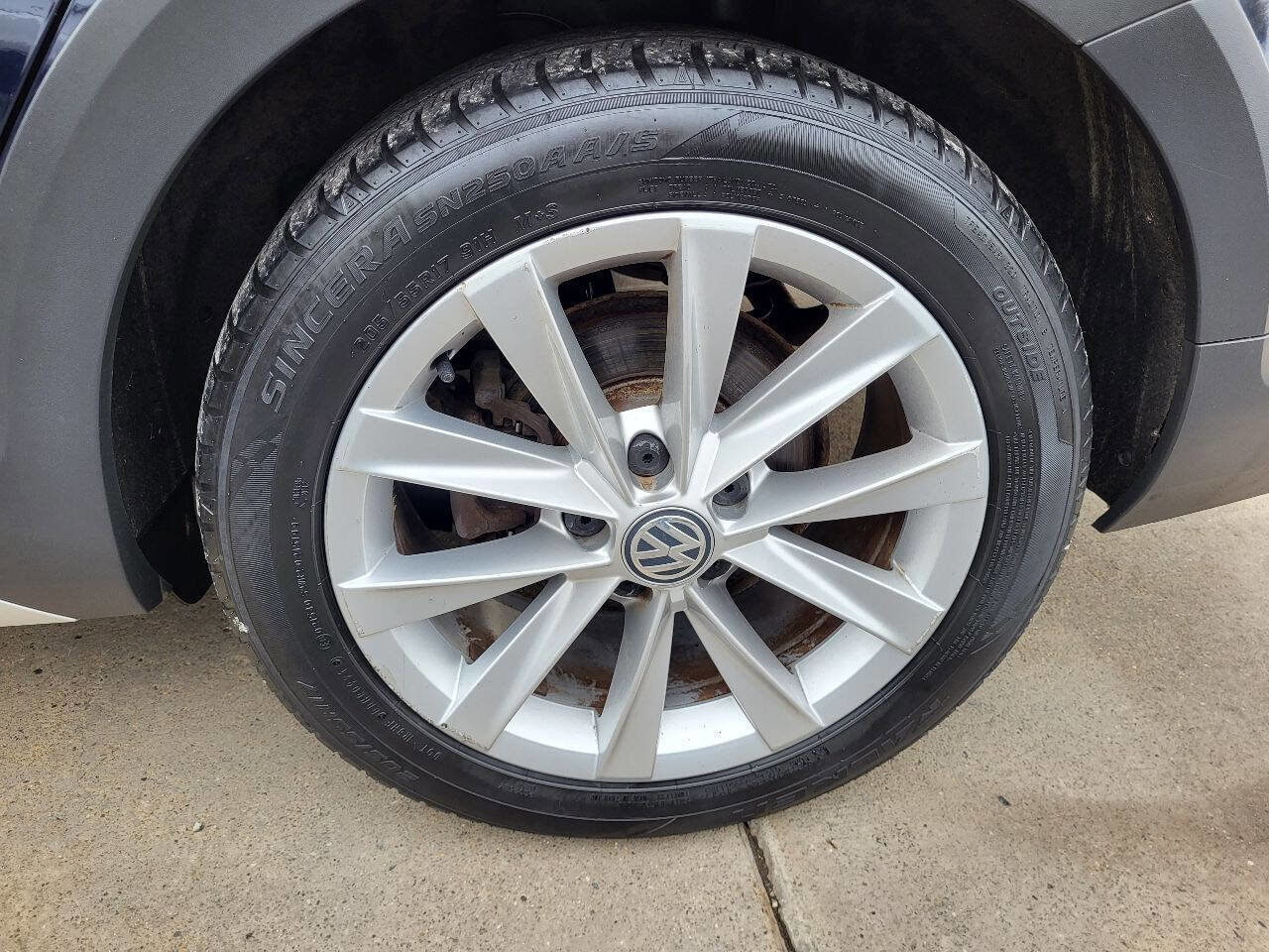 Used 2017 Volkswagen Golf Alltrack SE AWD/4WD image 19