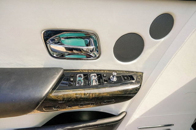 Used 2020 Rolls-Royce Phantom Sedan RWD image 48