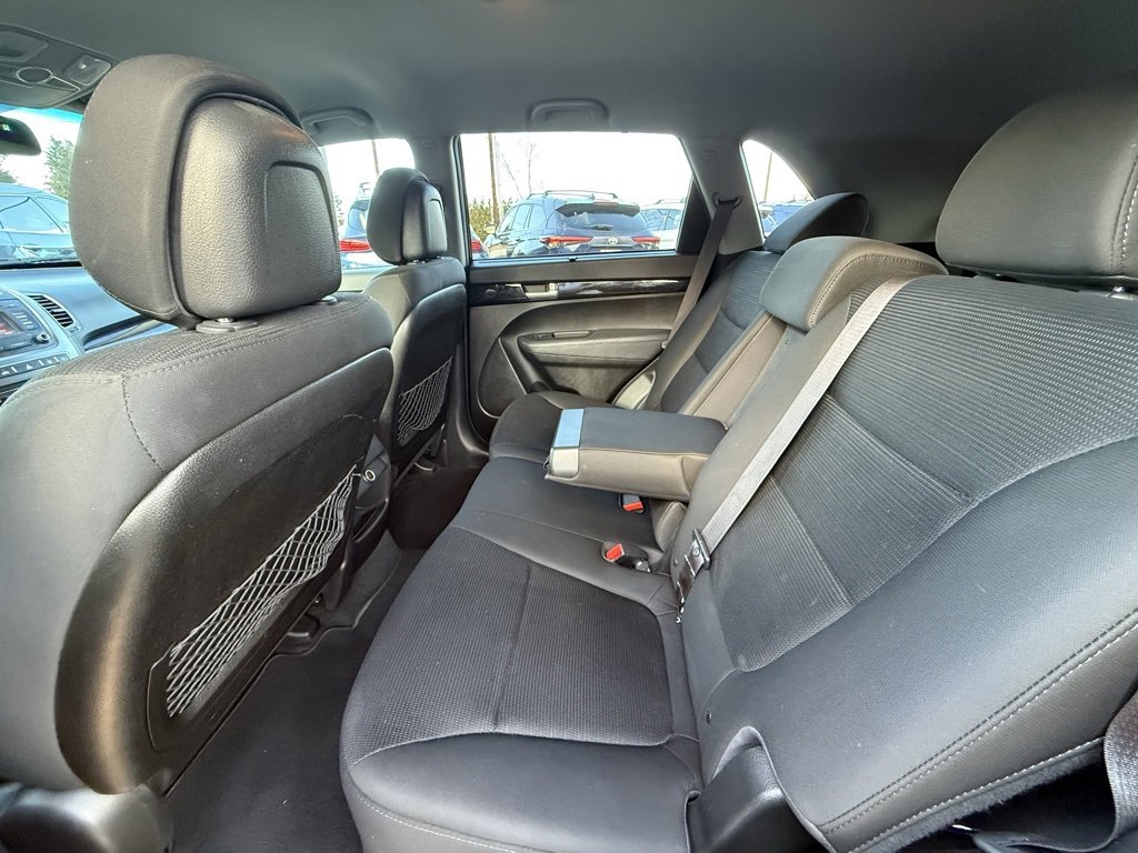 Used 2015 Kia Sorento LX image 13