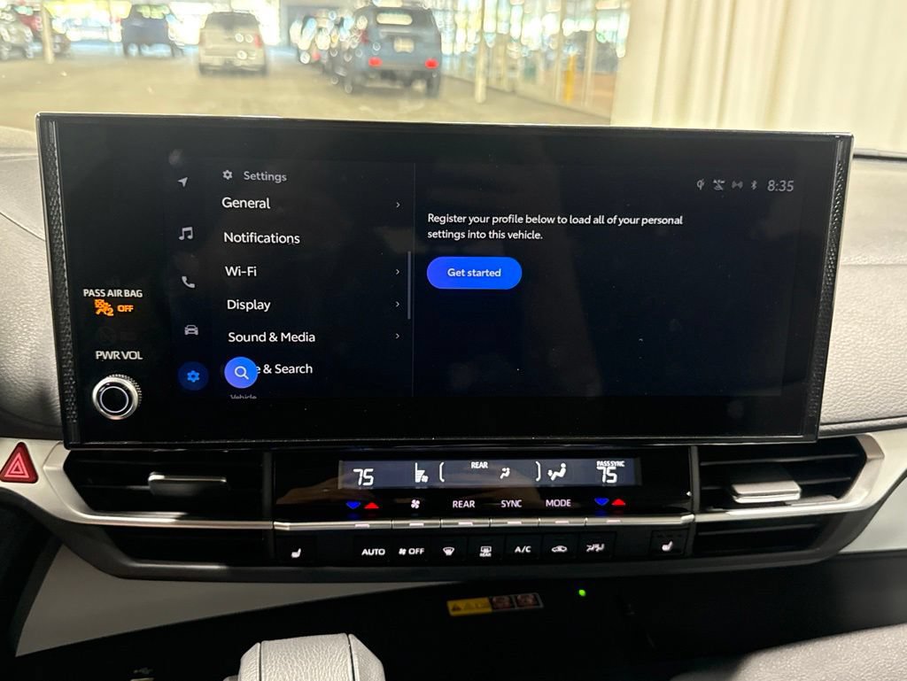 Used 2025 Toyota Sienna XLE FWD image 35