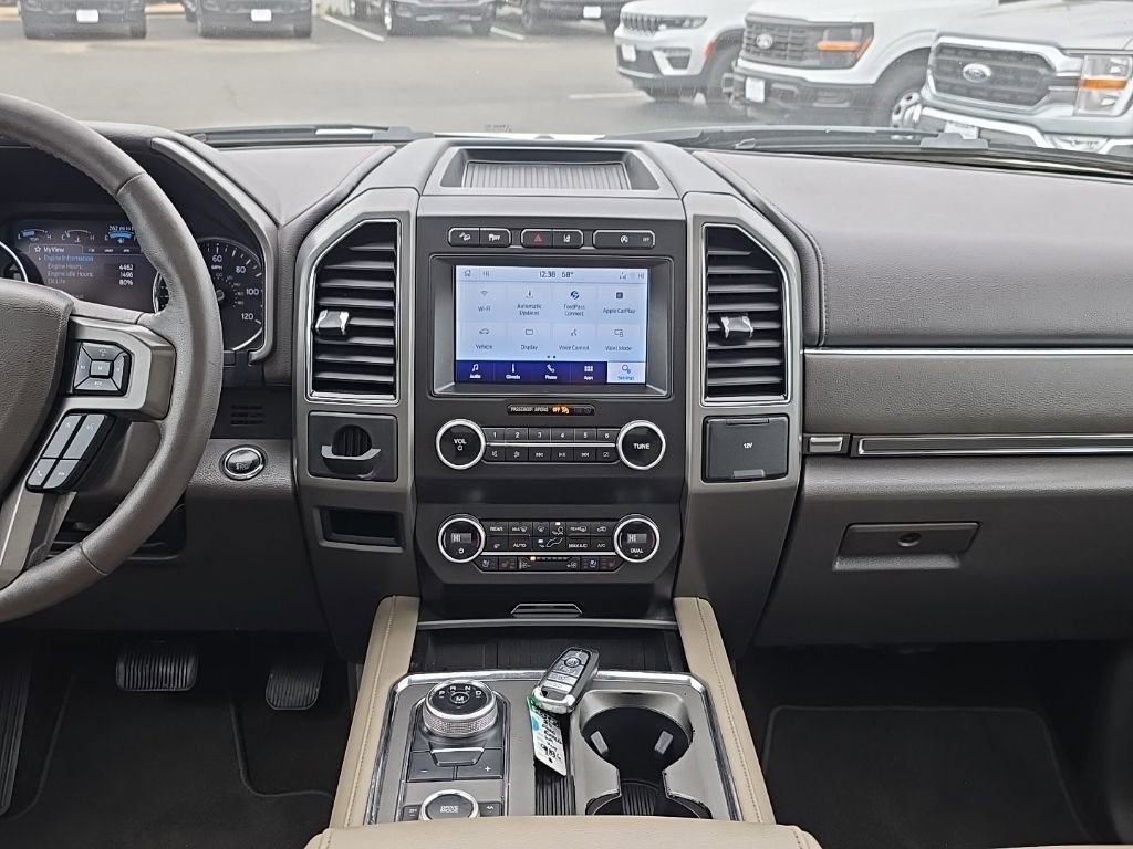 Used 2020 Ford Expedition XLT w/ Equipment Group 202A AWD/4WD image 16