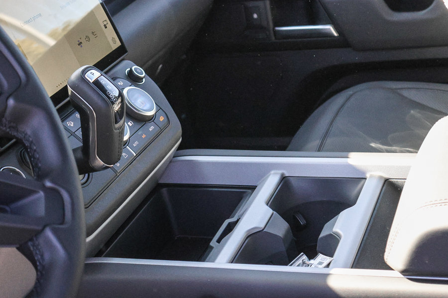 New 2026 Land Rover Defender 110 X AWD/4WD image 21