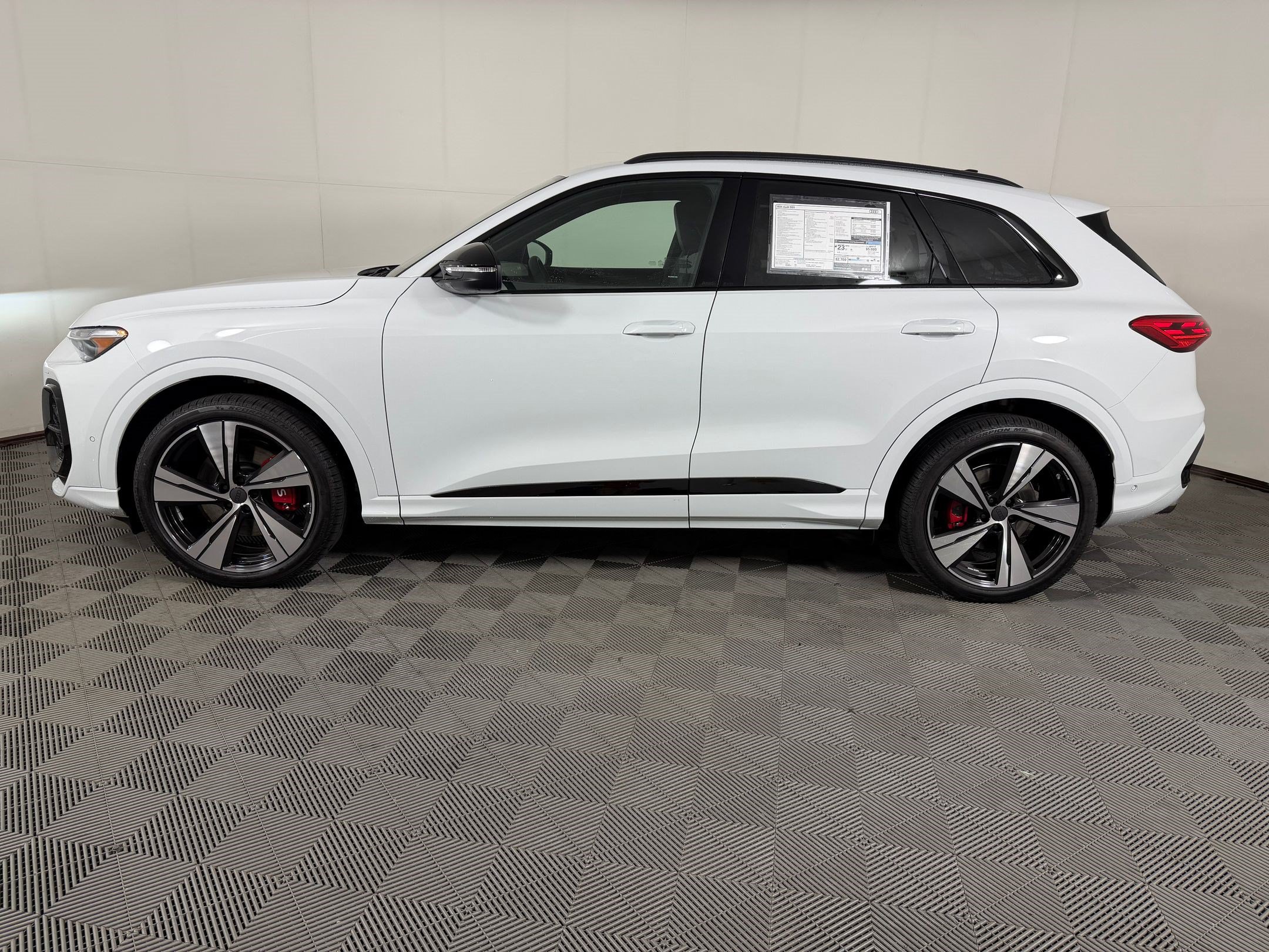 New 2026 Audi SQ5 Premium Plus AWD/4WD image 2