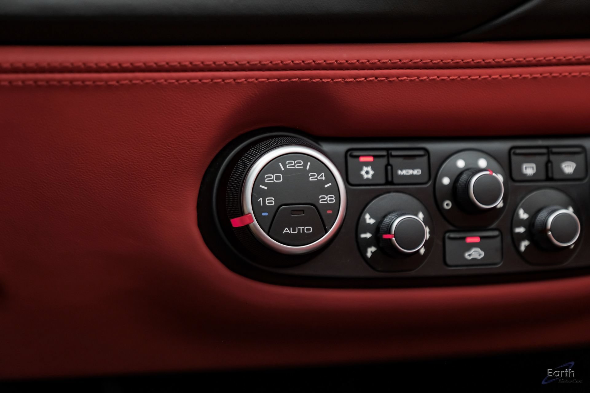 Used 2018 Ferrari 488 Spider RWD image 77