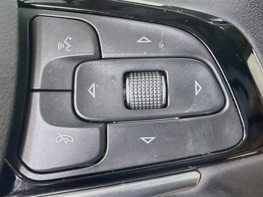 Used 2024 Buick Enclave Essence w/ Technology Package FWD image 14