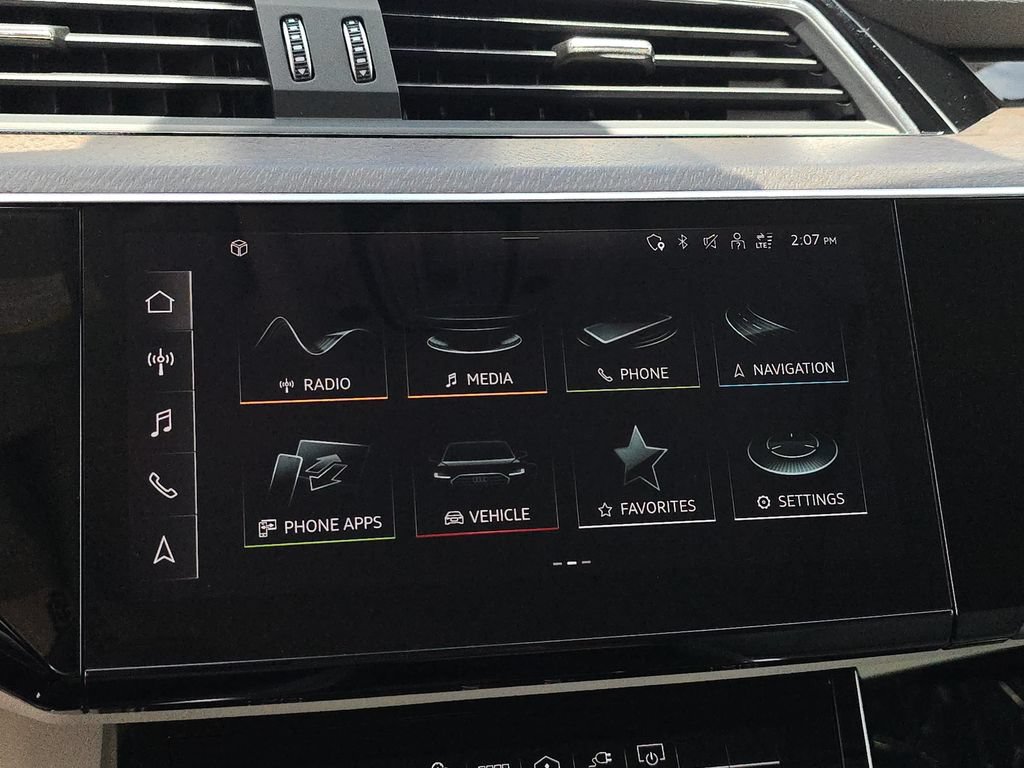 Certified 2024 Audi Q8 e-tron Premium Plus AWD/4WD image 24
