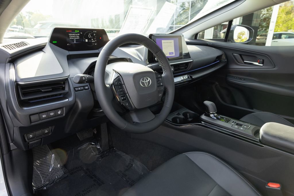 Used 2026 Toyota Prius Plug-In Hybrid image 10