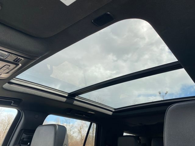 Used 2024 Chevrolet Tahoe Z71 w/ Luxury Package image 29