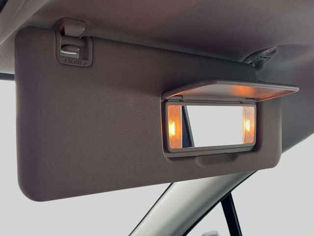 Used 2025 Toyota Sienna LE w/ LE Plus Package image 32